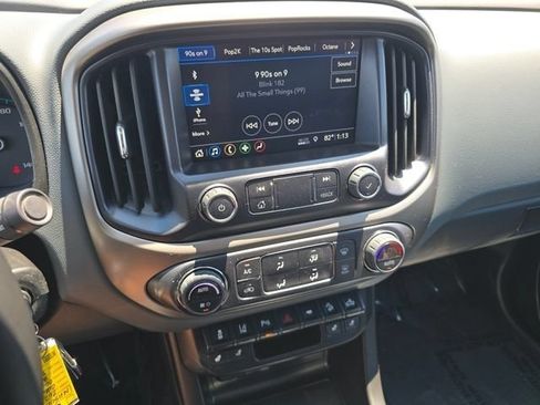 Used 2022 Chevrolet Colorado Z71 w/ Safety Package AWD/4WD image 40