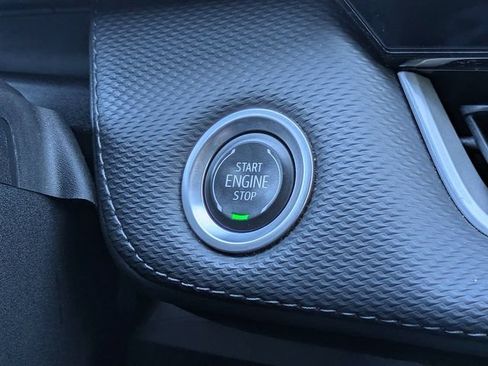 Used 2025 Chevrolet Equinox LT FWD image 33