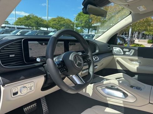 New 2026 Mercedes-Benz GLS 450 4MATIC image 19