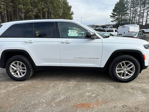 Used 2024 Jeep Grand Cherokee Laredo X image 7