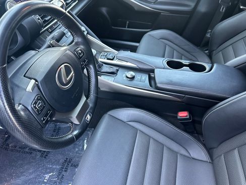 Used 2019 Lexus IS 350 F Sport w/ F Sport Package RWD image 4