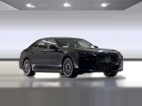 Used 2026 BMW i7 xDrive60 AWD/4WD image 6
