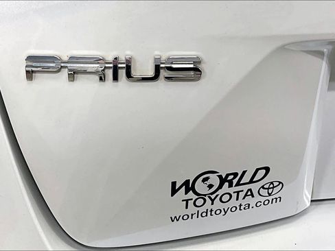 Used 2021 Toyota Prius L Eco image 30