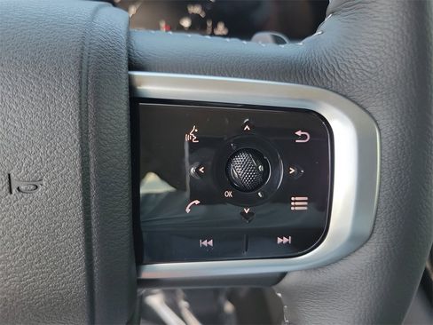 New 2026 Nissan Armada SV image 6