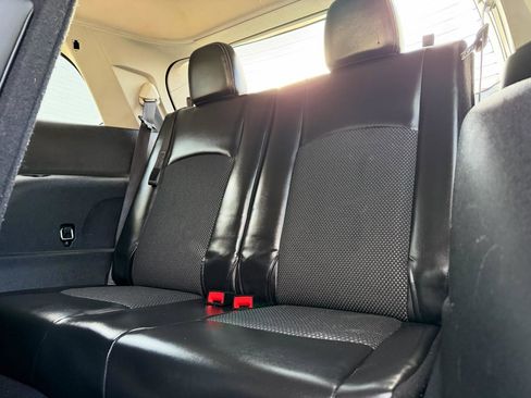 Used 2018 Dodge Journey Crossroad w/ Nav & Sun Group image 9