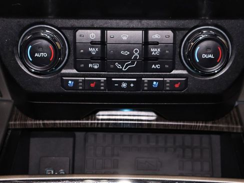 Used 2020 Ford F250 Lariat w/ Lariat Ultimate Package AWD/4WD image 38