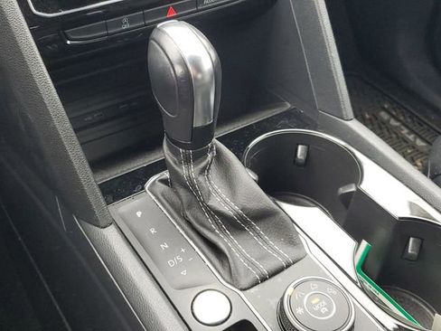 Used 2022 Volkswagen Atlas SE image 36