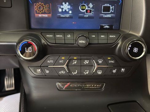 Used 2017 Chevrolet Corvette Stingray Coupe RWD image 5