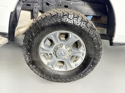Used 2024 RAM 2500 Big Horn w/ Off Road Package AWD/4WD image 32