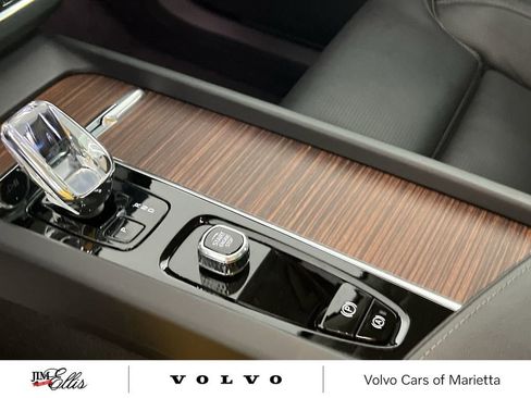 Certified 2023 Volvo XC60 B5 Ultimate image 22