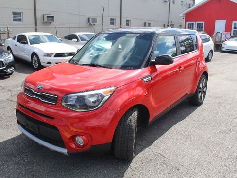 Used 2019 Kia Soul + FWD image 7