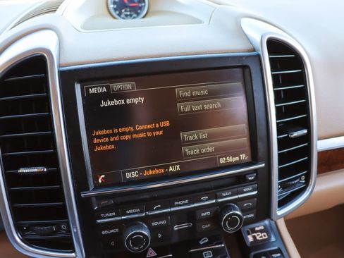 Used 2014 Porsche Cayenne image 43