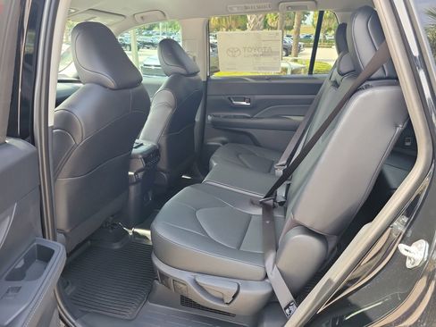 New 2026 Toyota Grand Highlander XLE FWD image 12