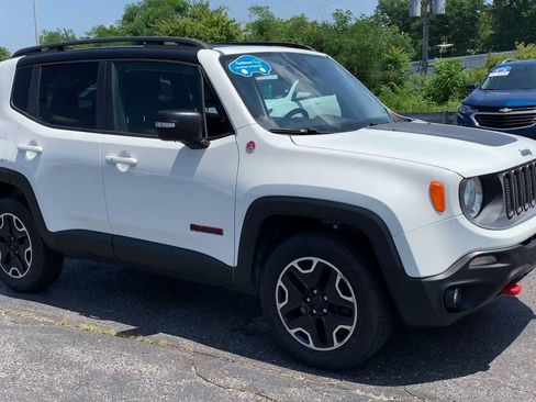 Used 2016 Jeep Renegade Trailhawk w/ Cold Weather Group AWD/4WD image 2