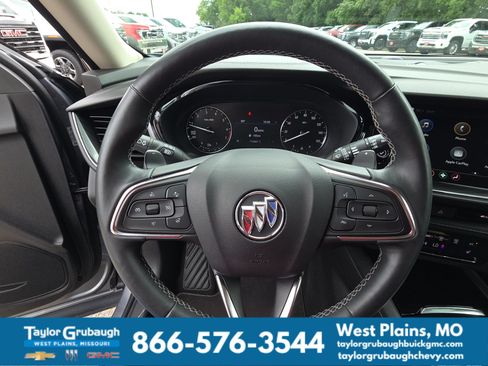 Used 2022 Buick Envision Preferred FWD image 17