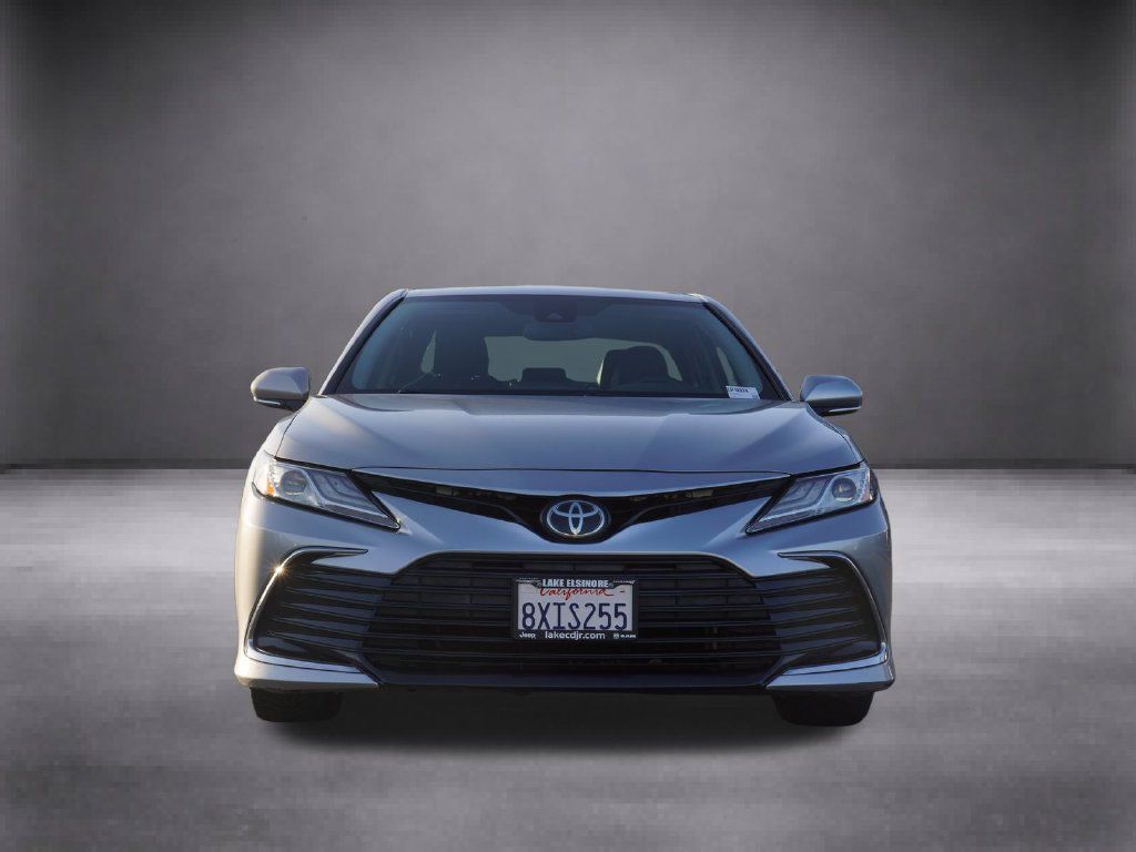 Used 2021 Toyota Camry XLE w/ Carpet Mat Package (TMS) FWD image 9