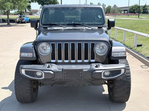 Used 2018 Jeep Wrangler Unlimited Sahara w/ Safety Group AWD/4WD image 2