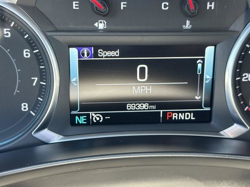 Used 2018 Chevrolet Equinox Premier FWD image 40