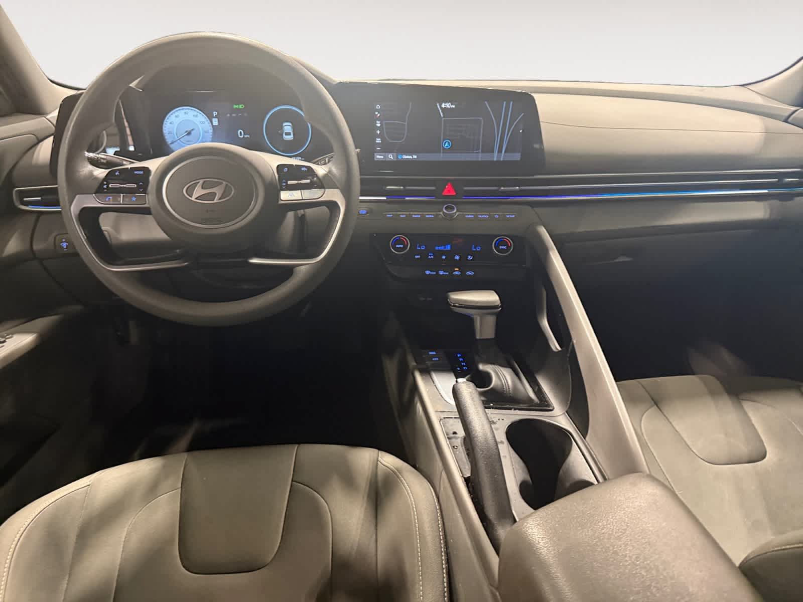 Used 2024 Hyundai Elantra SEL FWD image 11