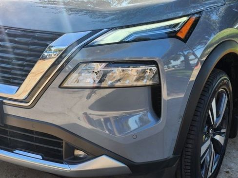 Used 2021 Nissan Rogue Platinum image 17