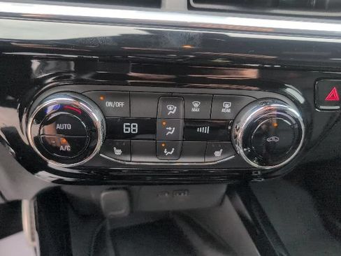 Used 2024 Chevrolet Trax RS w/ Sunroof Package FWD image 28