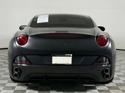 Used 2014 Ferrari California RWD image 8