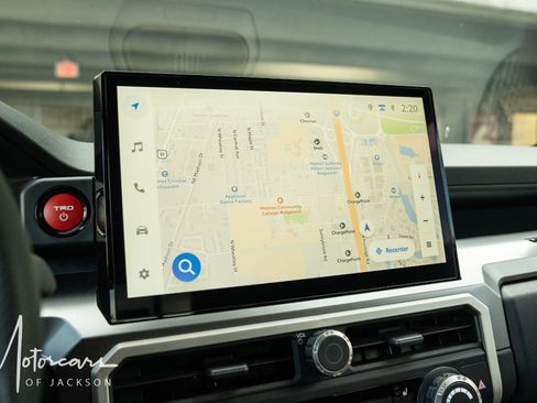 Used 2025 Toyota Tacoma TRD Off-Road image 15