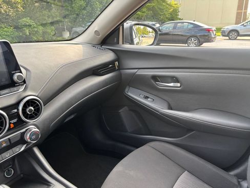 Used 2025 Nissan Sentra SV FWD image 32
