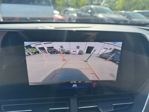 Used 2025 Chevrolet Trax LT w/ LT Convenience Package image 22