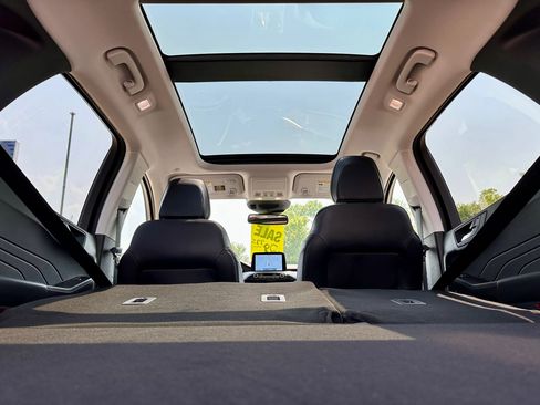 Used 2022 Ford Escape Titanium image 24