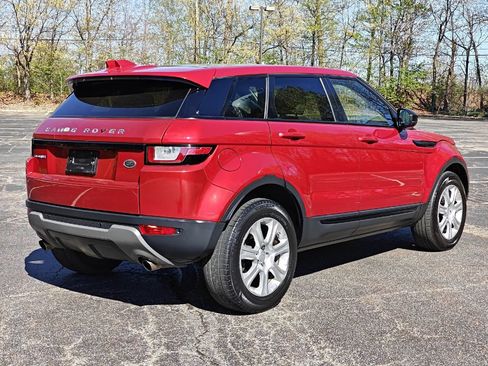 Used 2017 Land Rover Range Rover Evoque SE image 3