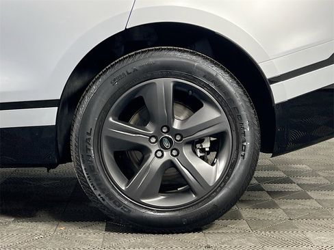 Used 2025 Land Rover Range Rover Velar Dynamic SE image 32