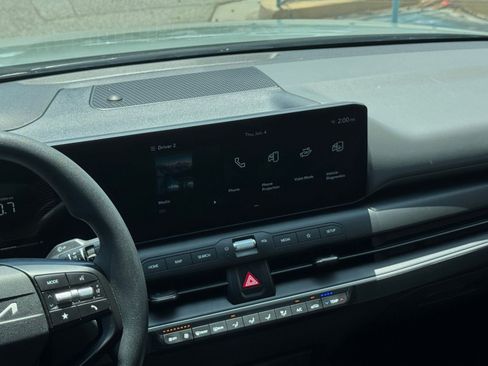 Used 2025 Kia K4 FWD image 17