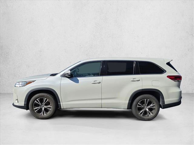 Used 2017 Toyota Highlander LE FWD image 9