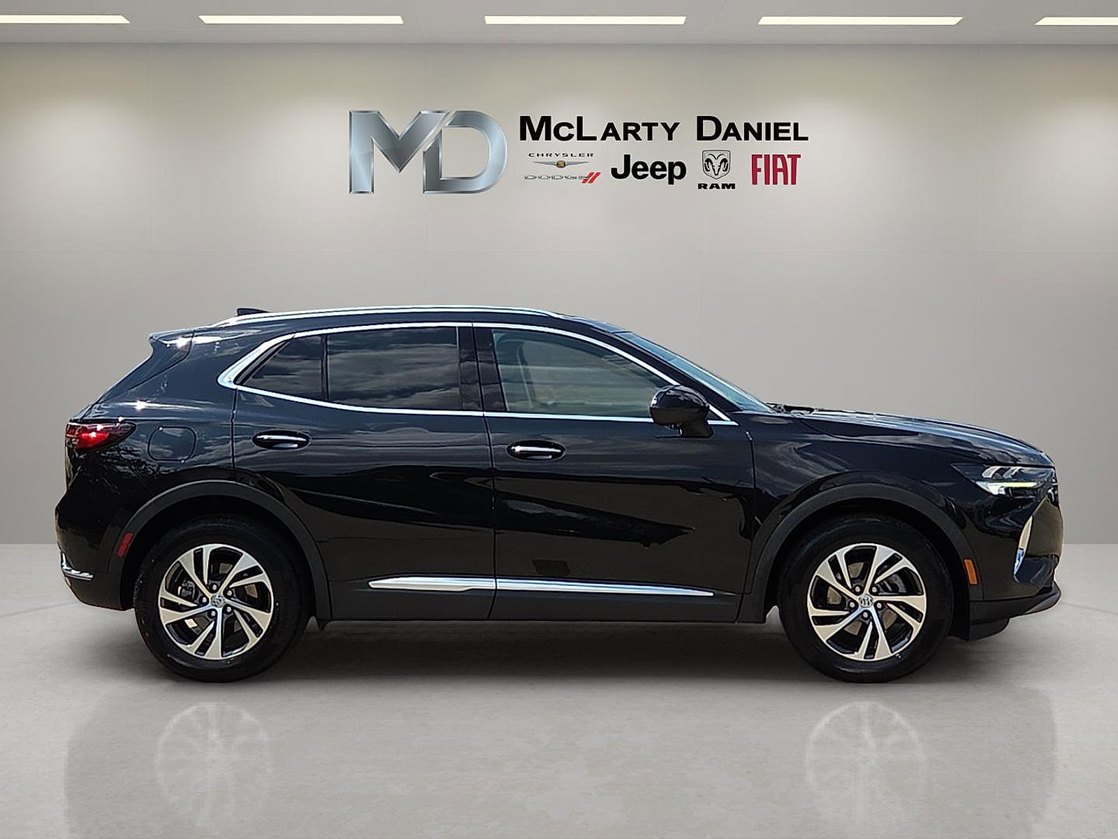 Used 2022 Buick Envision Essence w/ Technology Package I AWD/4WD image 6