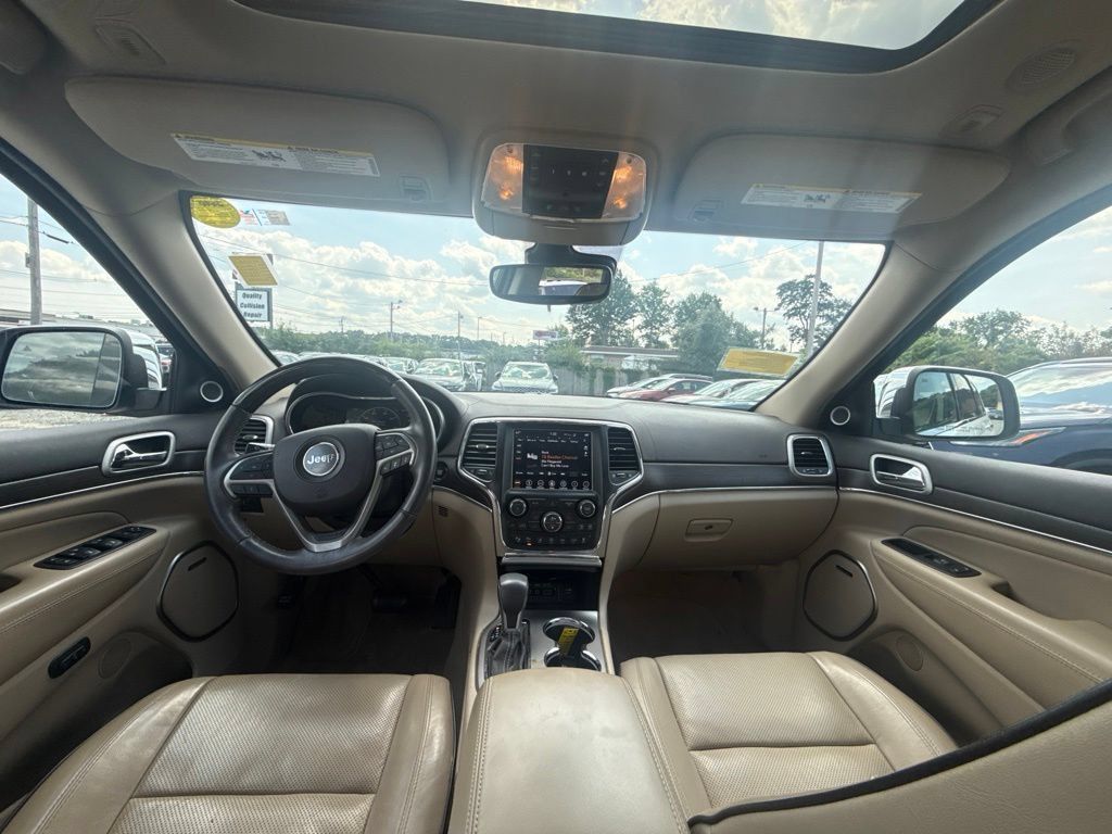 Used 2018 Jeep Grand Cherokee Overland AWD/4WD image 18