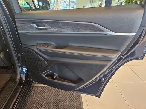 Used 2024 Jeep Grand Cherokee L Limited w/ Black Appearance Package image 28