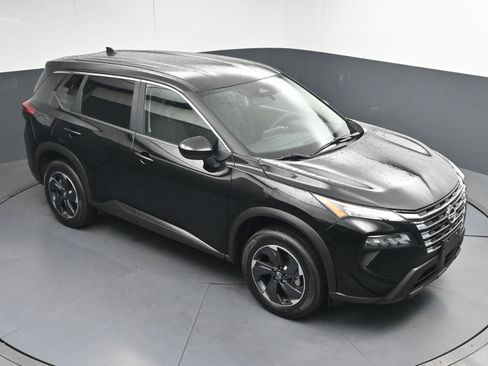 Certified 2024 Nissan Rogue SV image 33