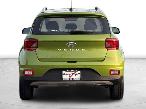 Certified 2024 Hyundai Venue SEL image 5