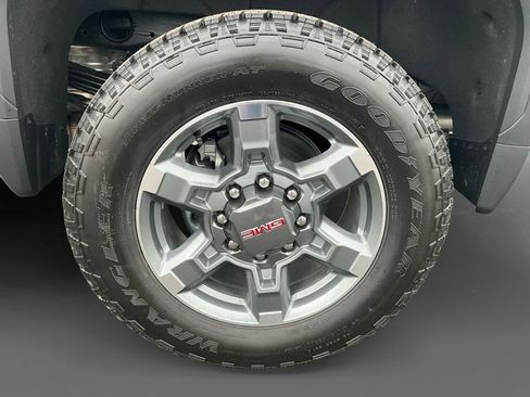 New 2026 GMC Sierra 2500 SLT w/ SLT Convenience Package image 10