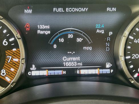 Used 2023 Jeep Renegade Trailhawk AWD/4WD image 12