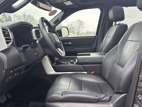 Used 2022 Toyota Tundra Platinum image 9