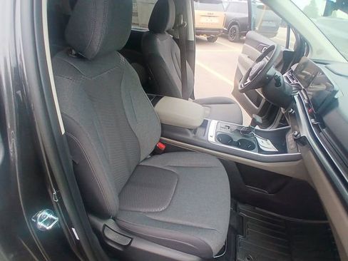 New 2026 Kia Carnival LX FWD image 26