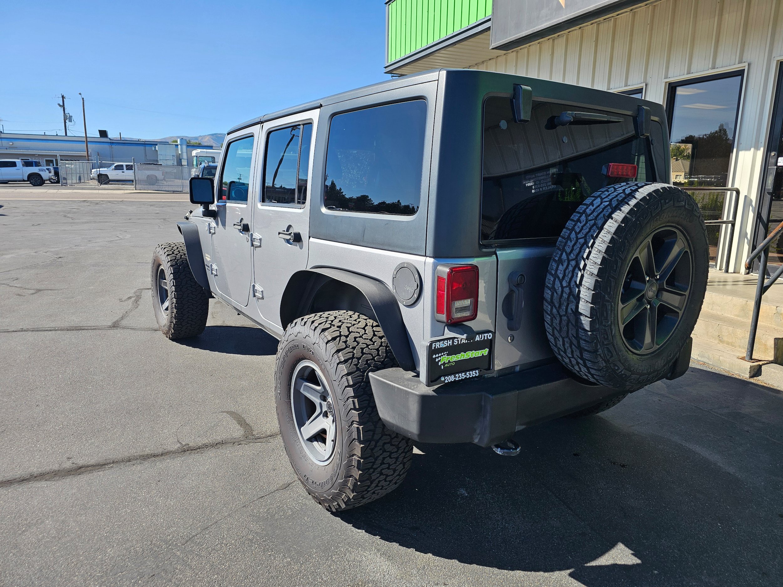 Used 2013 Jeep Wrangler Unlimited Sahara w/ Connectivity Group AWD/4WD image 5