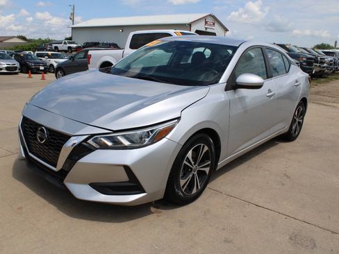 Used 2021 Nissan Sentra SV FWD image 2