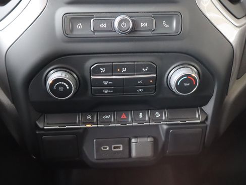 Used 2022 Chevrolet Silverado 1500 Custom Trail Boss w/ Realtree Special Edition image 29