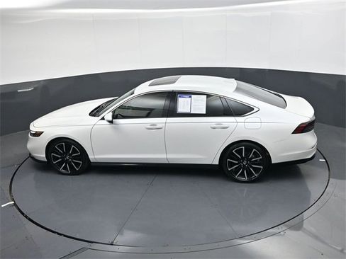 Used 2023 Honda Accord Touring image 27