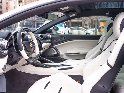 Certified 2020 Ferrari GTC4Lusso image 22