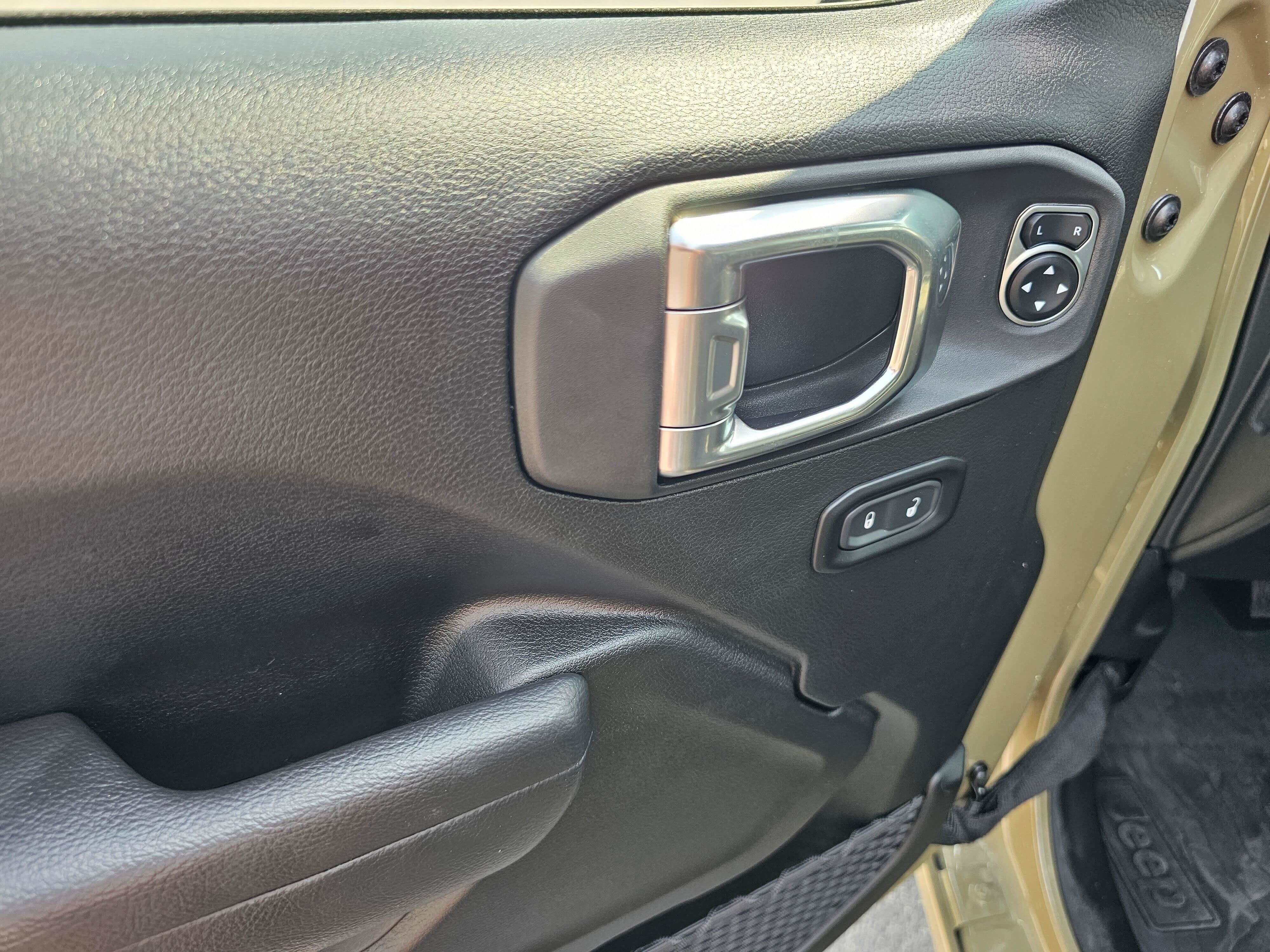 Used 2025 Jeep Wrangler Sport AWD/4WD image 46
