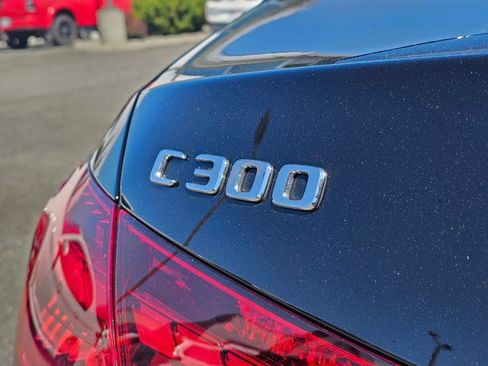 Used 2025 Mercedes-Benz C 300 4MATIC Sedan image 17